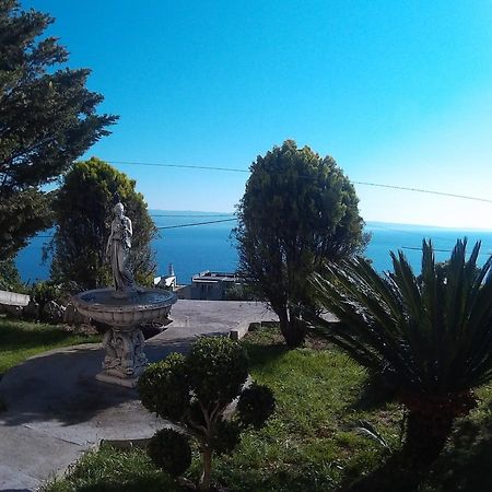 Apartman Horizont Apartment Omis Bagian luar foto