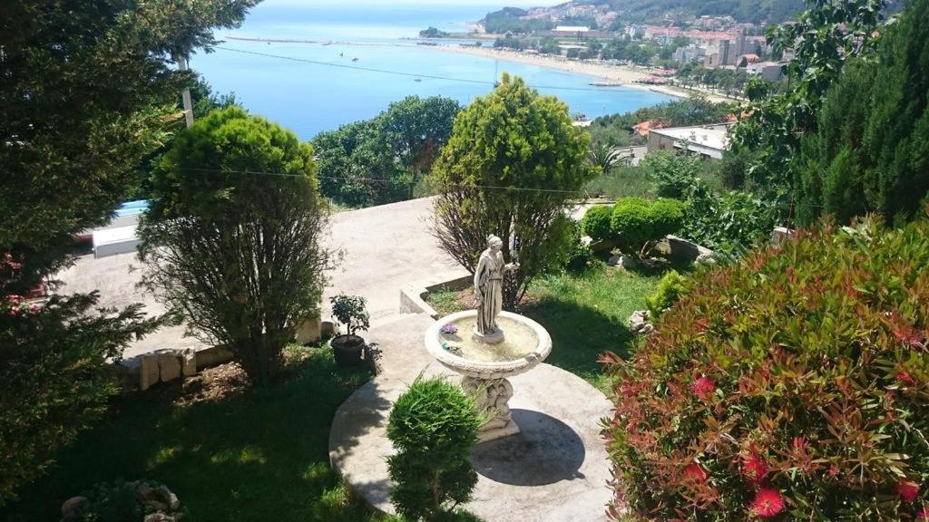 Apartman Horizont Apartment Omis Bagian luar foto