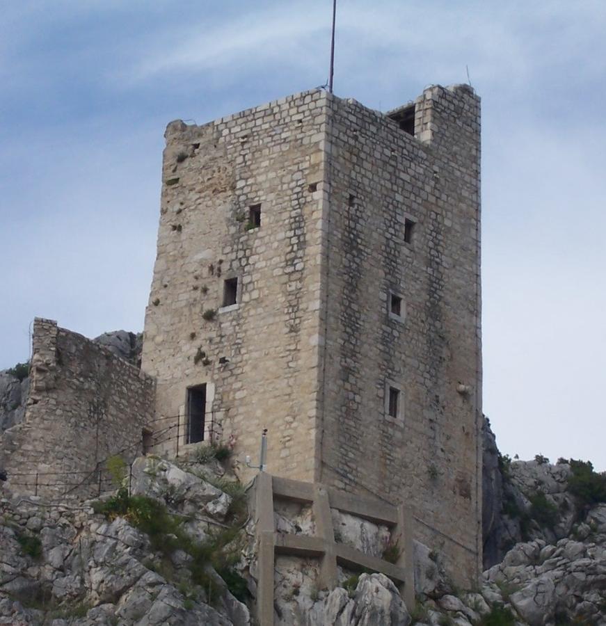 Apartman Horizont Apartment Omis Bagian luar foto