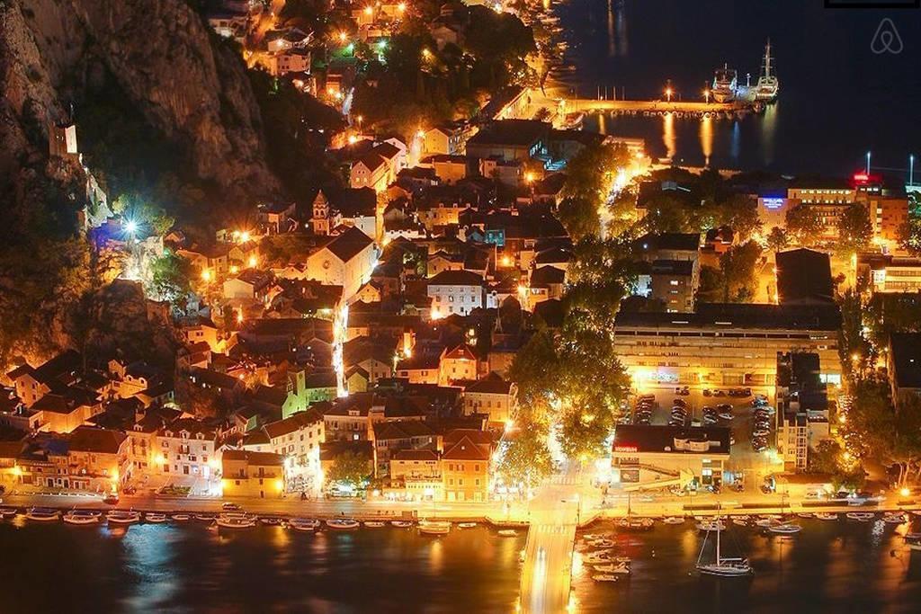 Apartman Horizont Apartment Omis Bagian luar foto