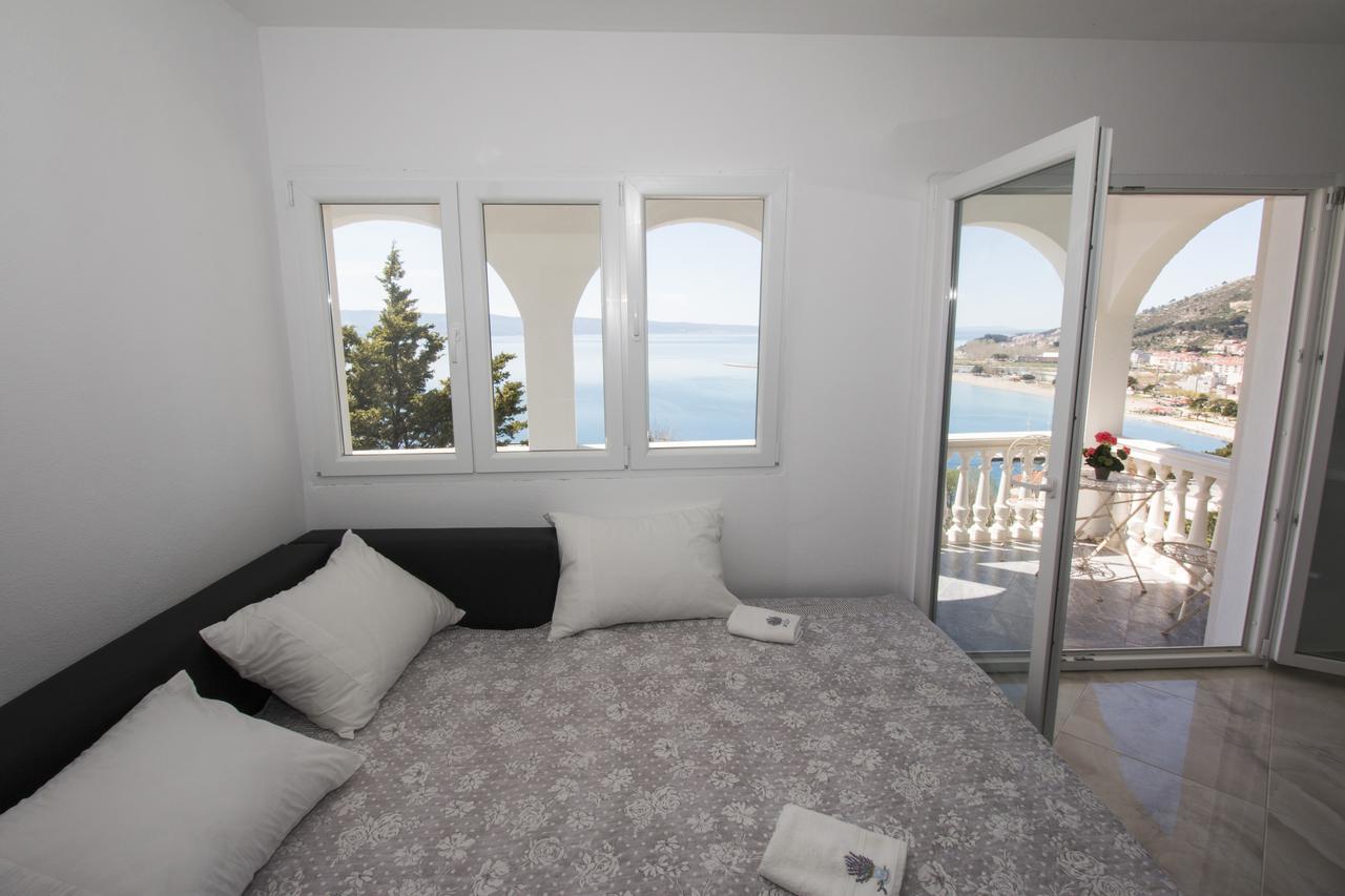 Apartman Horizont Apartment Omis Bagian luar foto