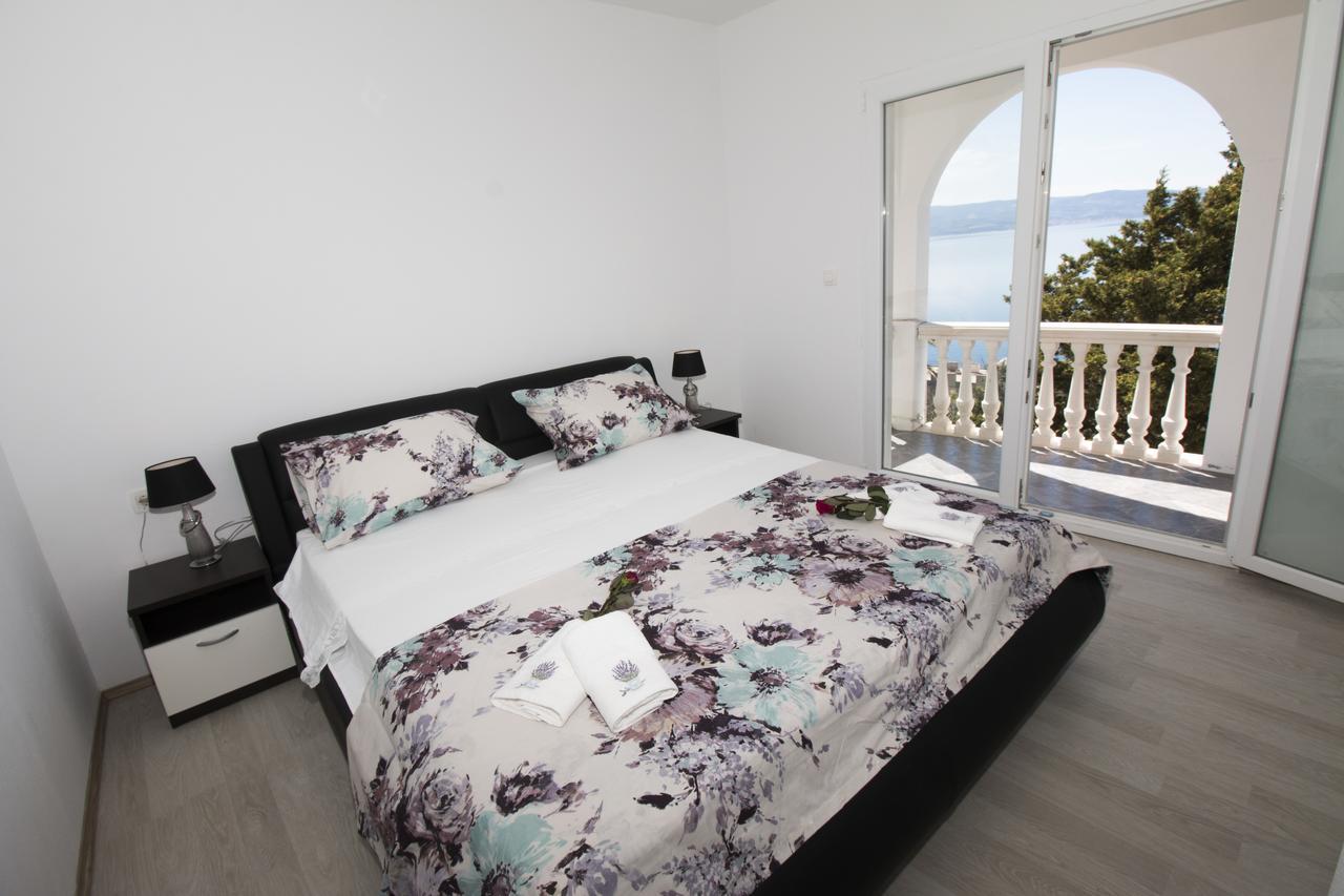 Apartman Horizont Apartment Omis Bagian luar foto
