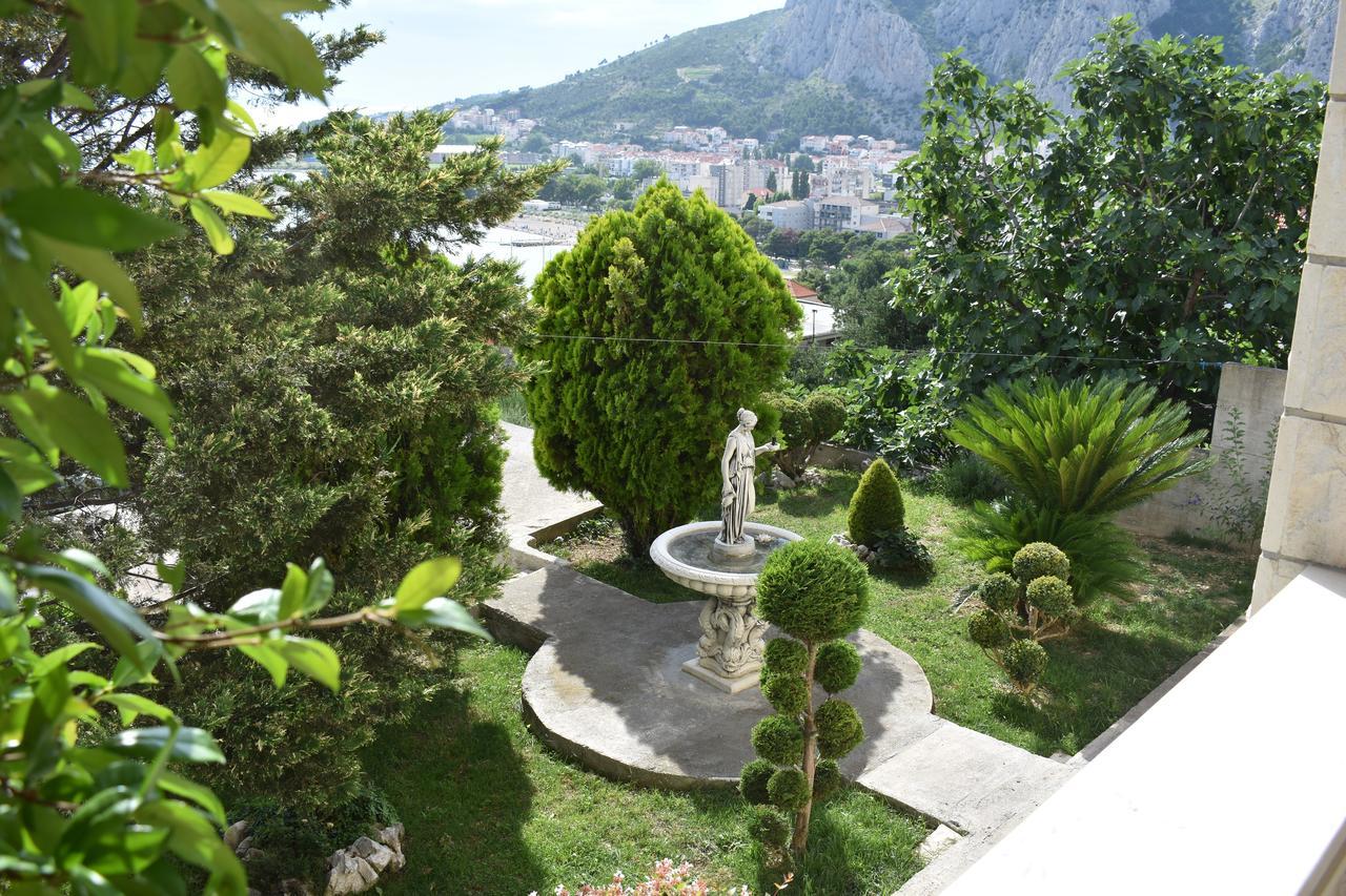 Apartman Horizont Apartment Omis Bagian luar foto