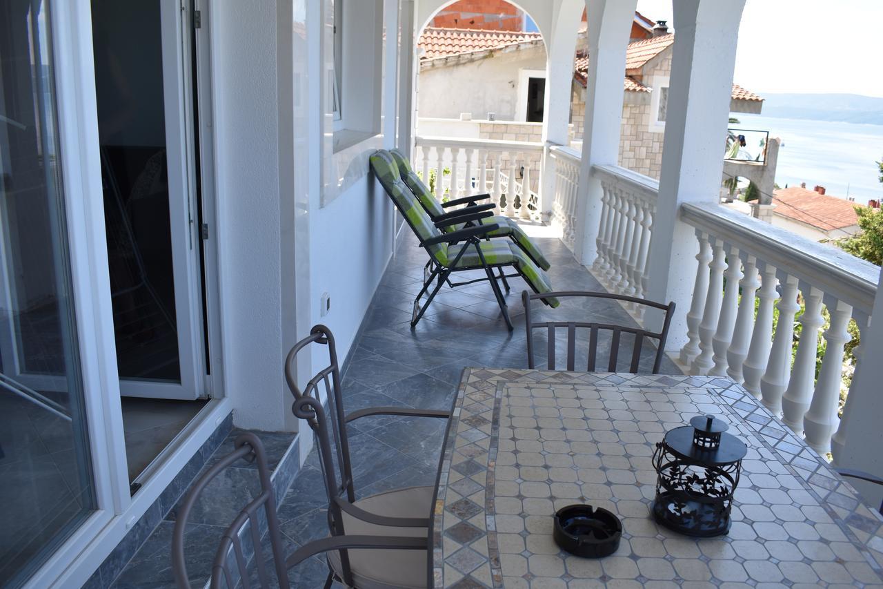 Apartman Horizont Apartment Omis Bagian luar foto