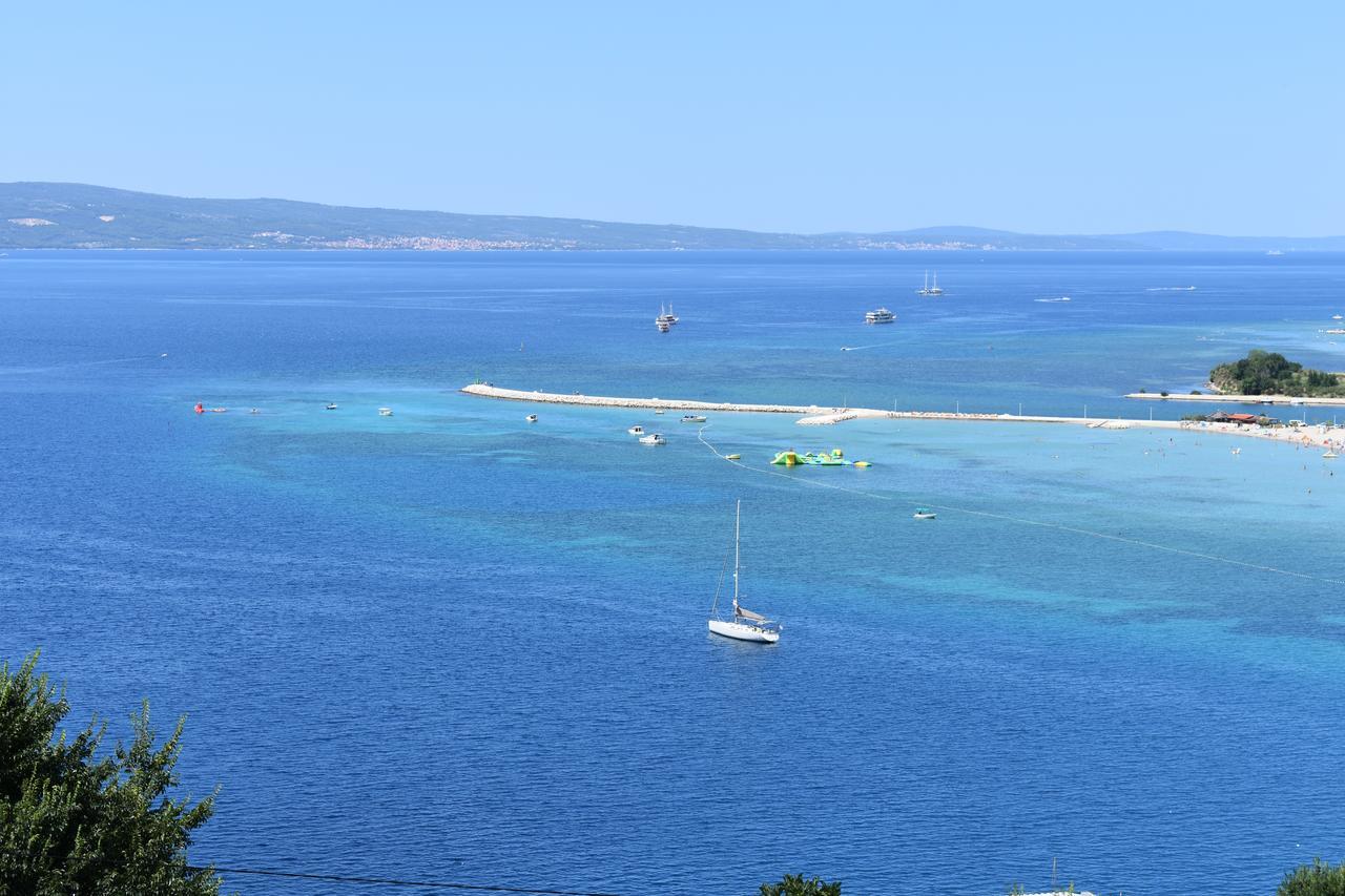 Apartman Horizont Apartment Omis Bagian luar foto